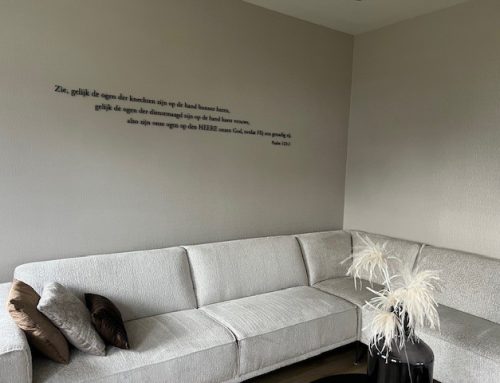 Interieurletters eiken zwart gelakt