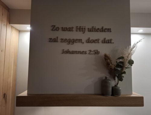 Bijbeltekst Notenhout