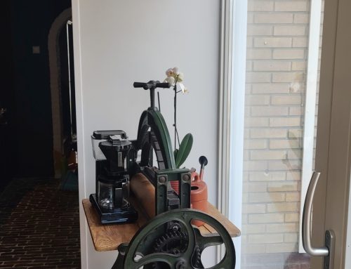 Houten interieurtekst zwart